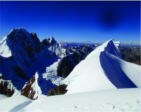 Mountains Trip Peru logo