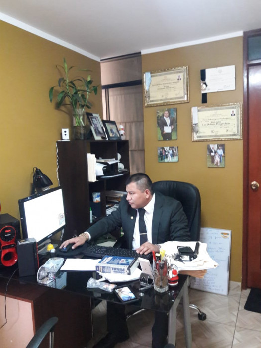 ✔ Victor Contreras y Asociados - Estudio de Abogados en Lima logo